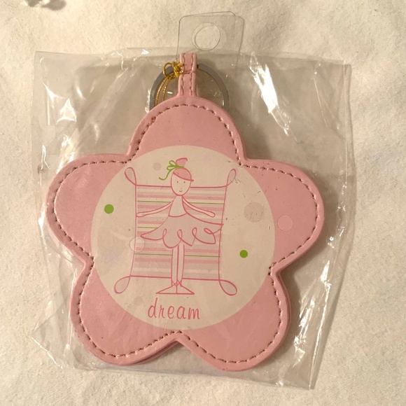 Akova Kids Ballet Bath & Face Towel Set With Photo/ Mirror Keychain - Picture 12 of 14
